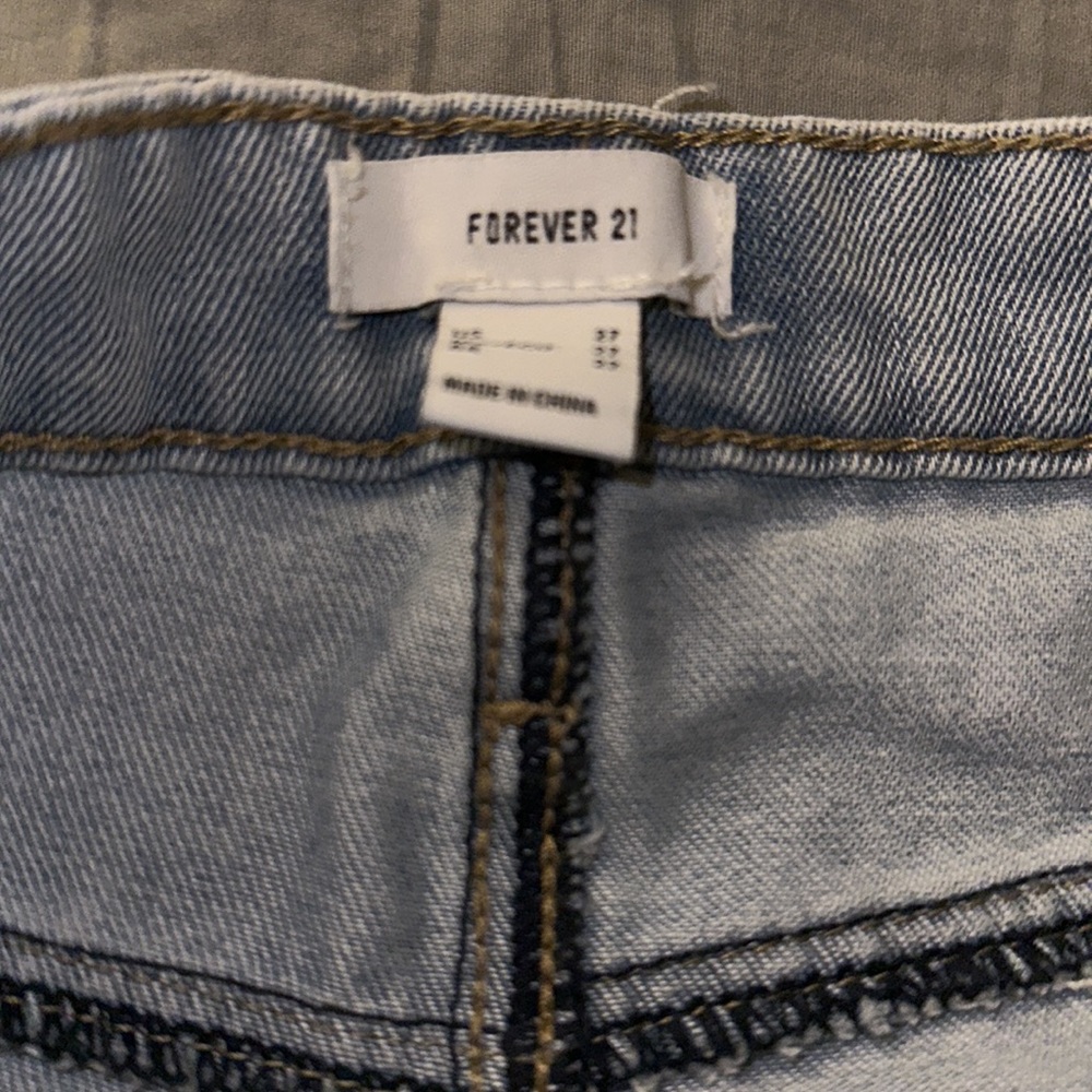 Forever 21 Ripped Jeans - Picture 4 of 4